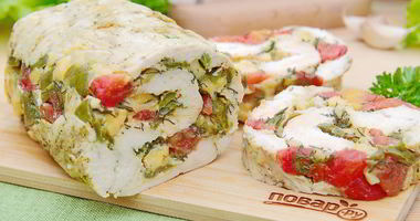 Рецепт Куриного рулета с сыром и томатами