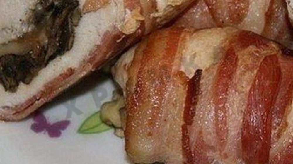 Как приготовить куриные рулетики с грибами, беконом и твердым сыром