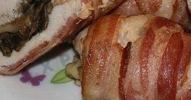 Рецепт Куриных рулетиков с грибами, беконом и твердым сыром