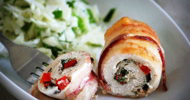 Рецепт Куриных рулетиков в беконе
