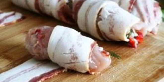 Рецепт куриных рулетиков в беконе