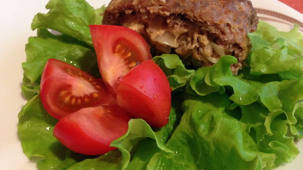 Как приготовить мясной рулет из фарша с грибами