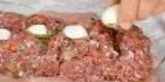 Рецепт мясного рулета с перепелиными яйцами