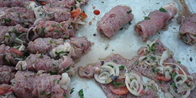 Рецепт мясных рулетиков для гриля