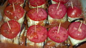 Рецепт Печеных рулетиков из баклажанов с мясом и орехами