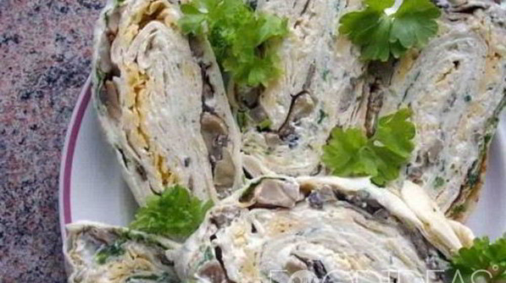 Как приготовить рулет из сыра с грибами