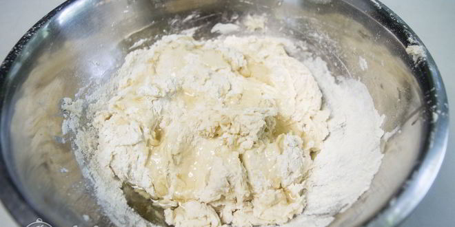 Рецепт рулета из теста с колбасой и сыром