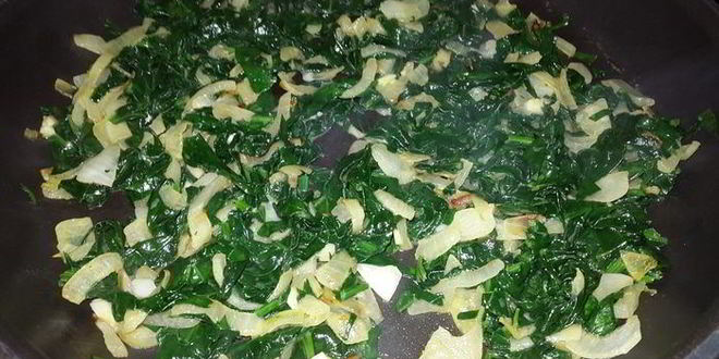 Рецепт рулетиков из курицы со шпинатом и картофельное пюре