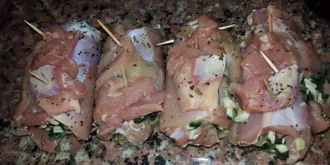 Рецепт рулетиков из курицы со шпинатом и картофельное пюре