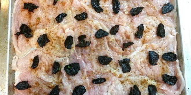 Рецепт рулетов из куриного филе с зеленью и черносливом