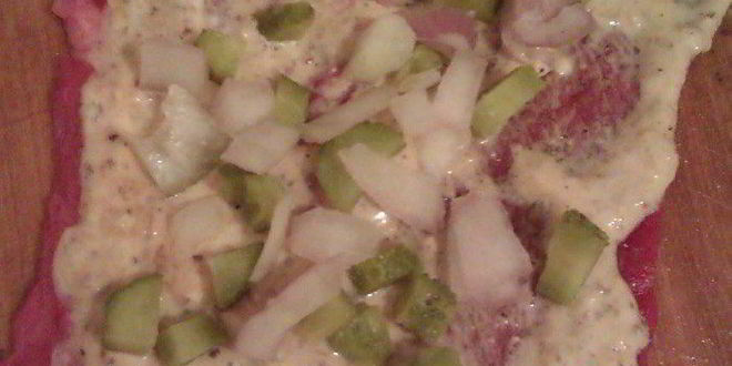 Рецепт сочных швабских рулетиков с корнишонами