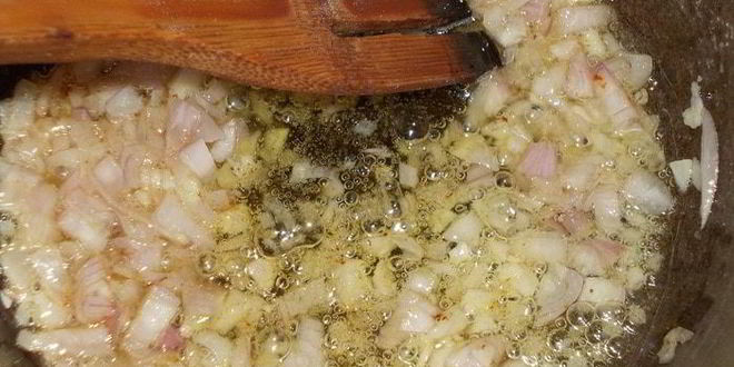 Рецепт свиных рулетиков со шпинатом под абрикосовым соусом