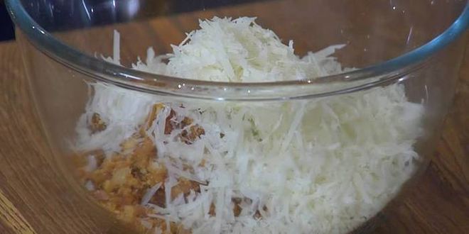 Рецепт телячьих рулетиков на шпажках с изюмом и орехами