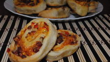 Рецепт Закусочного рулета Мозаика