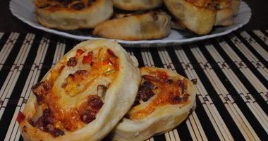 Рецепт Закусочного рулета Мозаика