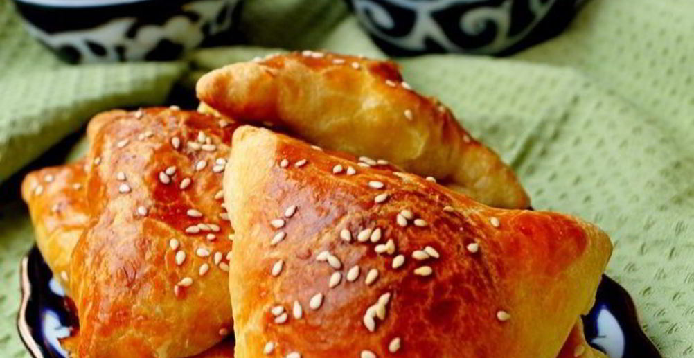 Рецепт самсу из слоеного теста в духовке