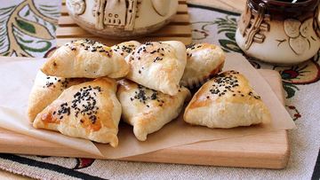 Рецепт Самсы из слоеного теста с мясным фаршем