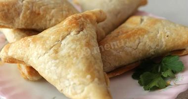 Рецепт Самсы с сыром из слоеного теста