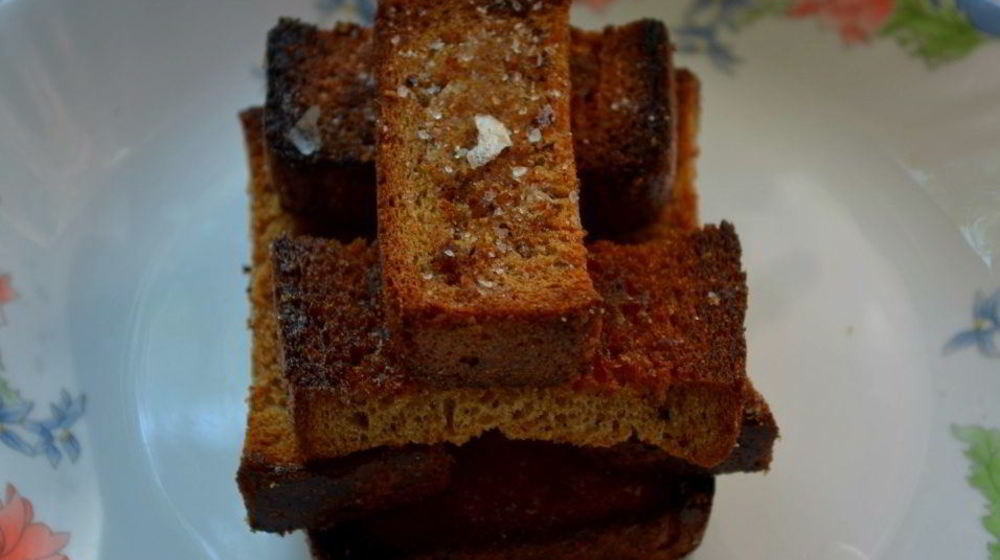 Как приготовить сухарики домашние