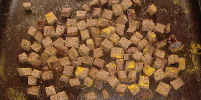 Рецепт сухариков из черного хлеба со специями и базиликом