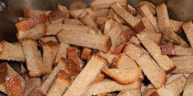 Рецепт сухариков ржаных с чесноком