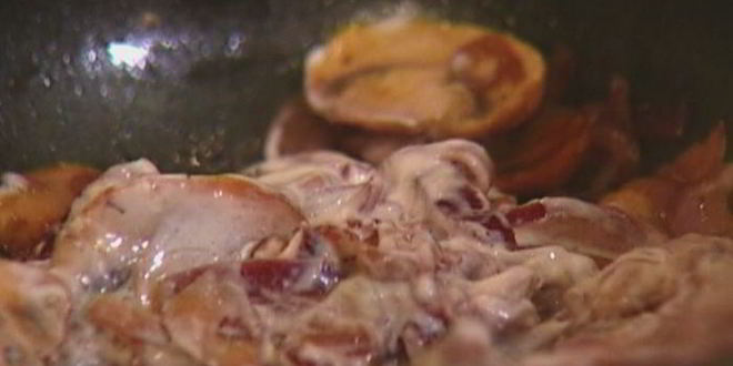 Рецепт сухариков с грибной начинкой, сыром и зеленью