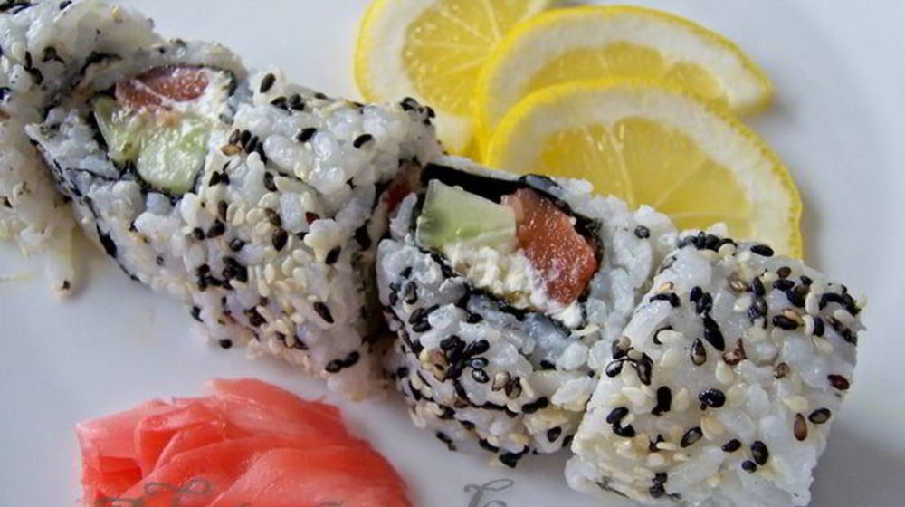 Как приготовить классический суши-ролл филадельфия