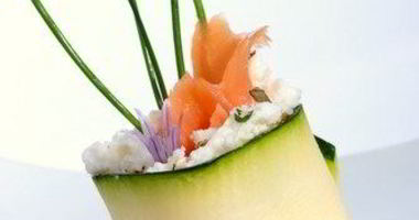 Рецепт Суш из цукини с лососем и укропным соусом