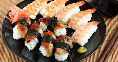 Рецепт Суш с креветкой, угрем и омлетом