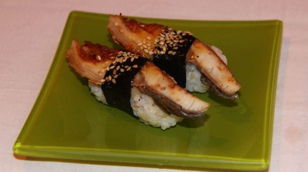 Как приготовить суши с угрем