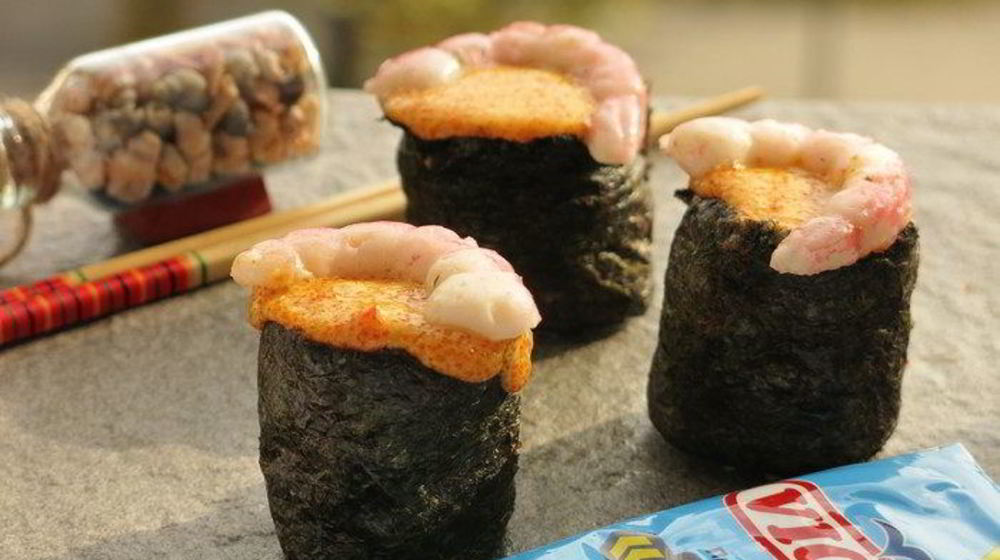 Как приготовить суш, запеченных со спайси соусом с крабовыми палочками