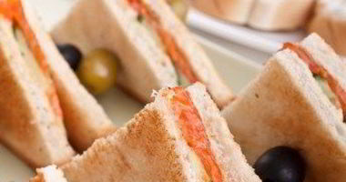 Рецепт Легких сэндвичей с авокадо и копченым лососем