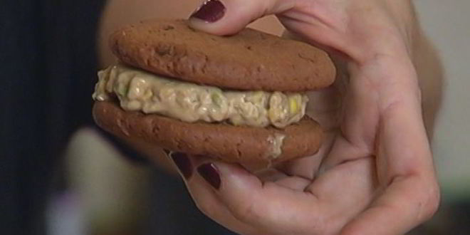 Рецепт шоколадных сэндвичей с фисташковым мороженым