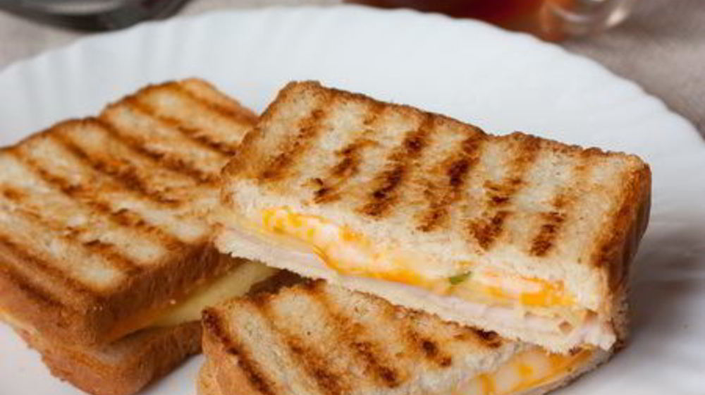 Как приготовить сэндвич-гриль с ветчиной и ананасом