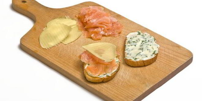 Рецепт сэндвича с красной рыбой и сыром филадельфия