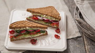 Рецепт Сэндвича с овощами и сливочным сыром