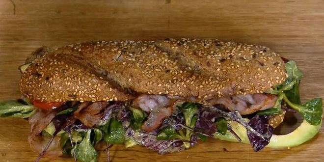 Рецепт сэндвича с цукини, помидорами и авокадо