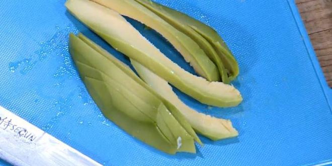 Рецепт сэндвича с цукини, помидорами и авокадо