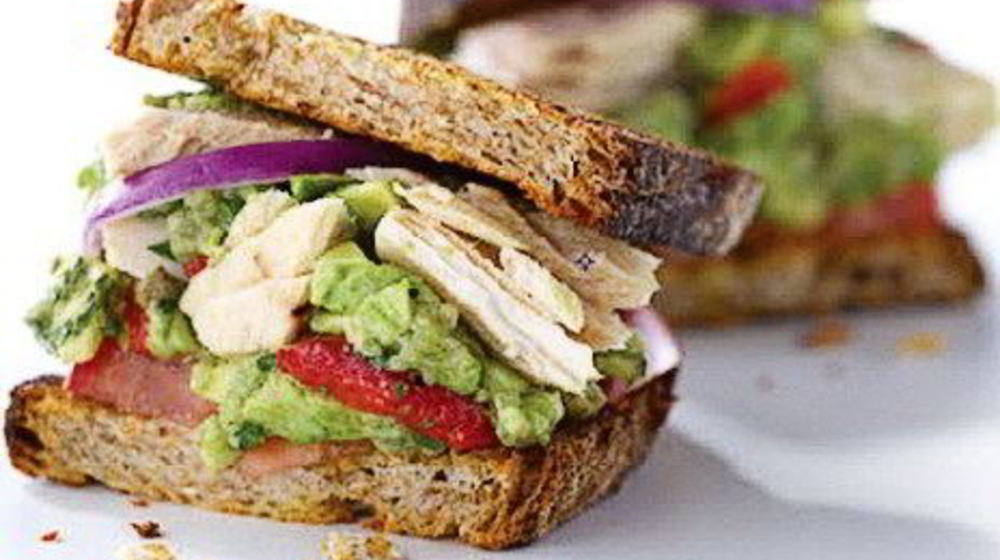 Как приготовить сэндвич с тунцом и авокадо