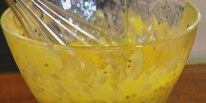 Рецепт сэндвича с жареными помидорами, беконом и горчичным соусом