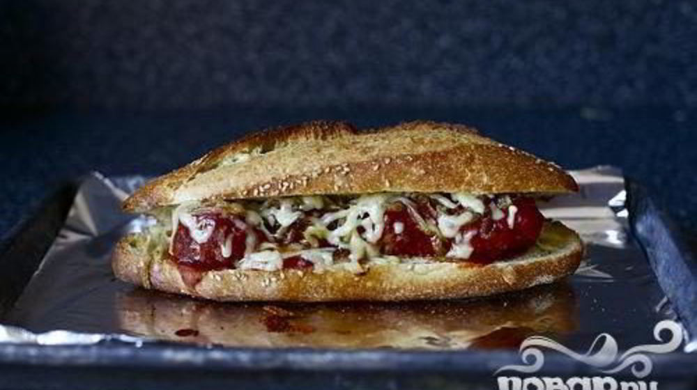 Как приготовить сэндвичи с фрикадельками, сыром и луком