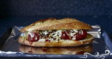 Рецепт Сэндвичей с фрикадельками, сыром и луком