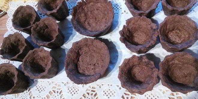 Рецепт шоколадных тарталеток с панна коттой и клубникой