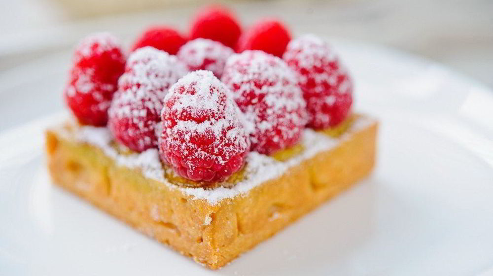 Как приготовить тарталетку с малиной и фисташковым фланом