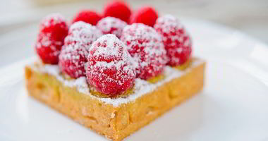 Рецепт Тарталетки с малиной и фисташковым фланом