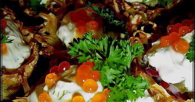 Рецепт Тарталеток картофельных с селедкой и икрой