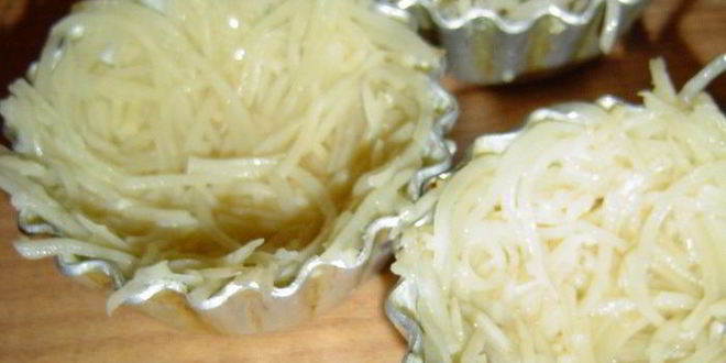 Рецепт тарталеток картофельных с селедкой и икрой