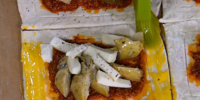 Рецепт тарталеток с козьим сыром, артишоками и соусом песто