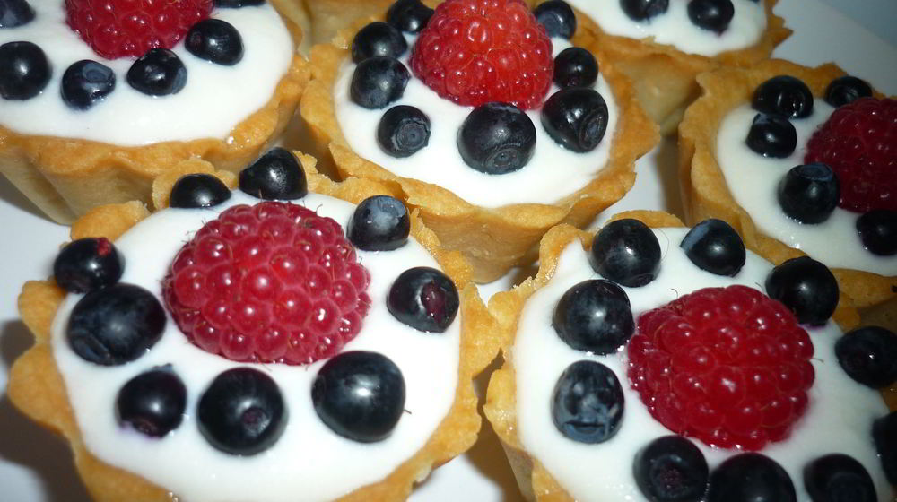 Как приготовить тарталетки с творожным кремом и ягодами