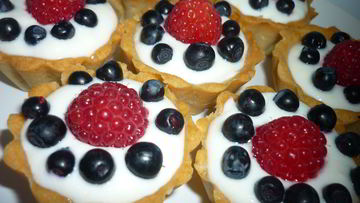 Рецепт Тарталеток с творожным кремом и ягодами